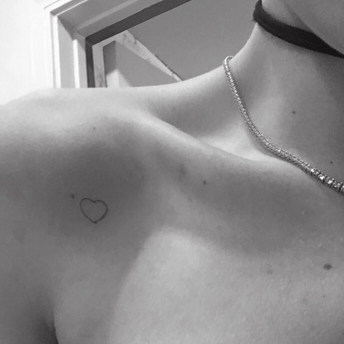 Bella Thorne, Heart, Tiny Tattoo