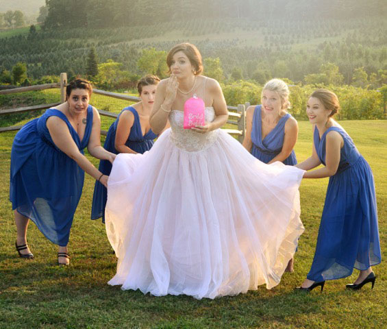wedding dress bolsa to pee