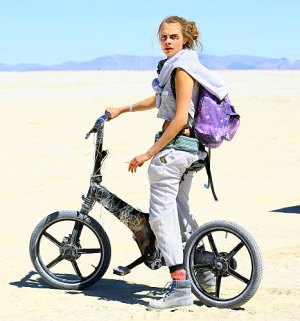 burning-man-festival-2015-see-the-craziest-celeb-shots-from-nevada