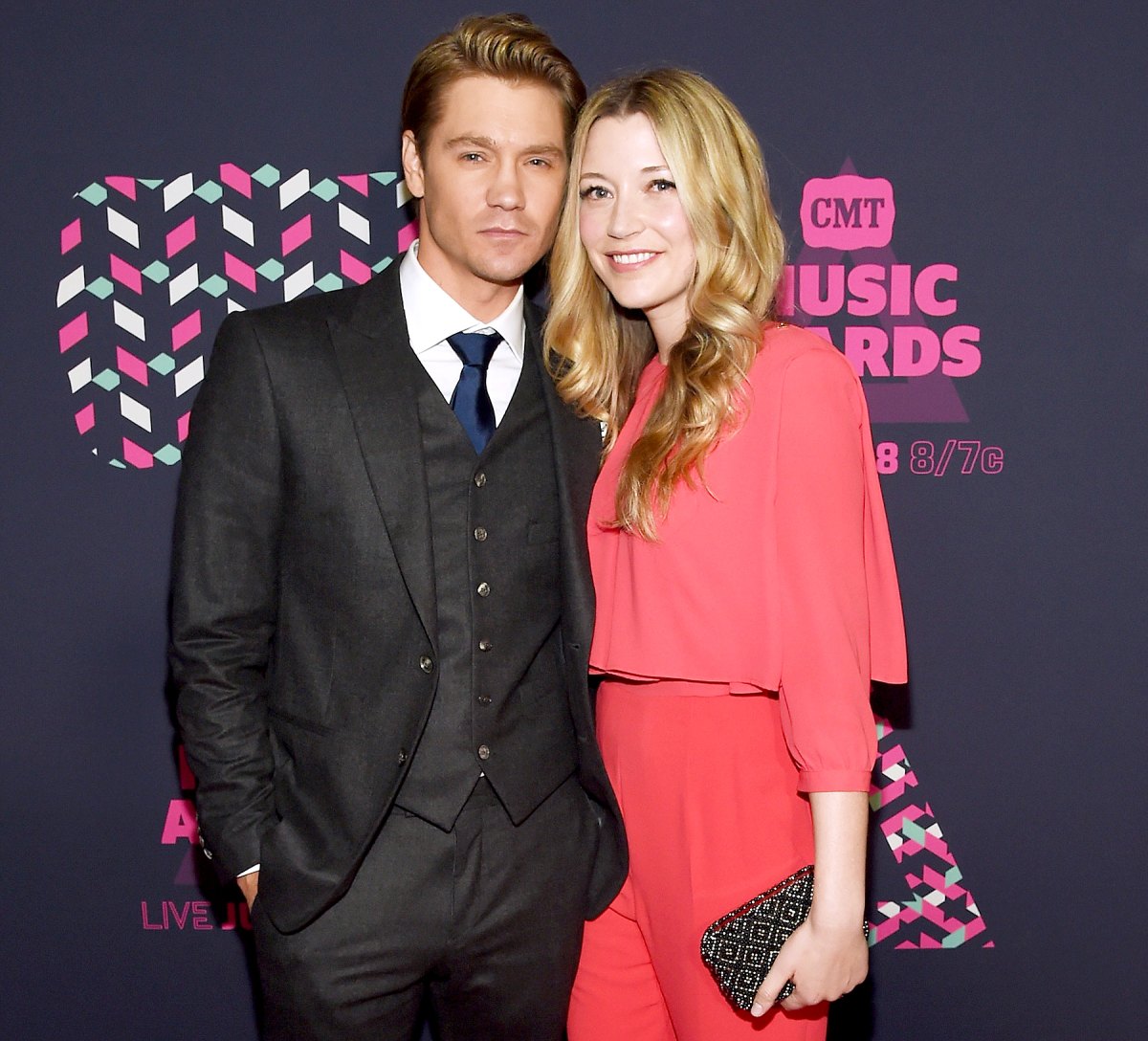 Chad Michael Murray Writes New Romance Novel(02)