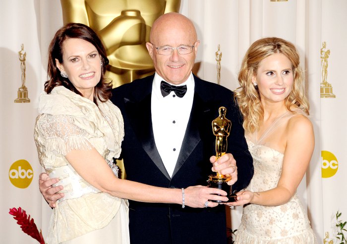 Family of late actor Heath Ledger, father Kim Ledger (C) and mother Sally (L) and sister Kate (R) pose in the press room at the 81st Academy Awards at The Kodak Theatre on February 22, 2009 in Hollywood, California.