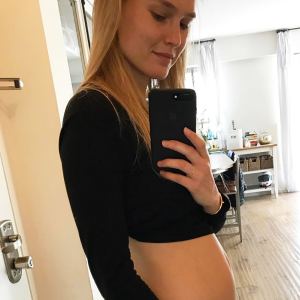 Bar Refaeli pregnant bump