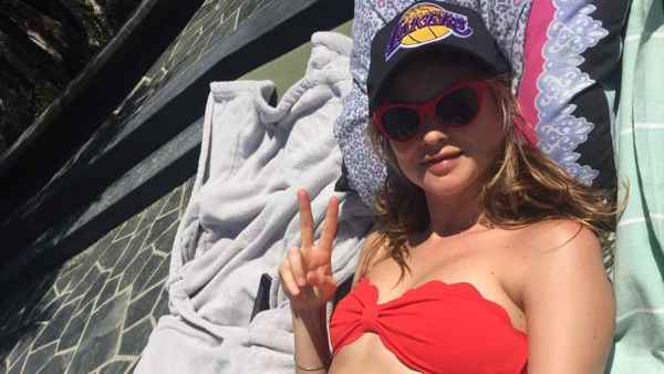 Behati bikini bump zoom 27b621c7 9118 4e65 a751 7cdedbc6e916