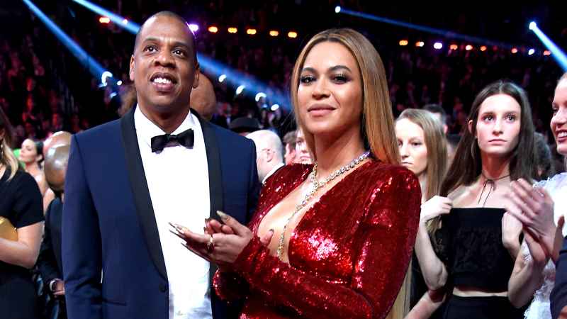 Grammys 2017: Beyonce Flaunts Baby Bump in Sparkling Red Dress | Us Weekly Grammys 2017: Beyonce Flaunts Baby Bump in Sparkling Red Dress | Us Weekly