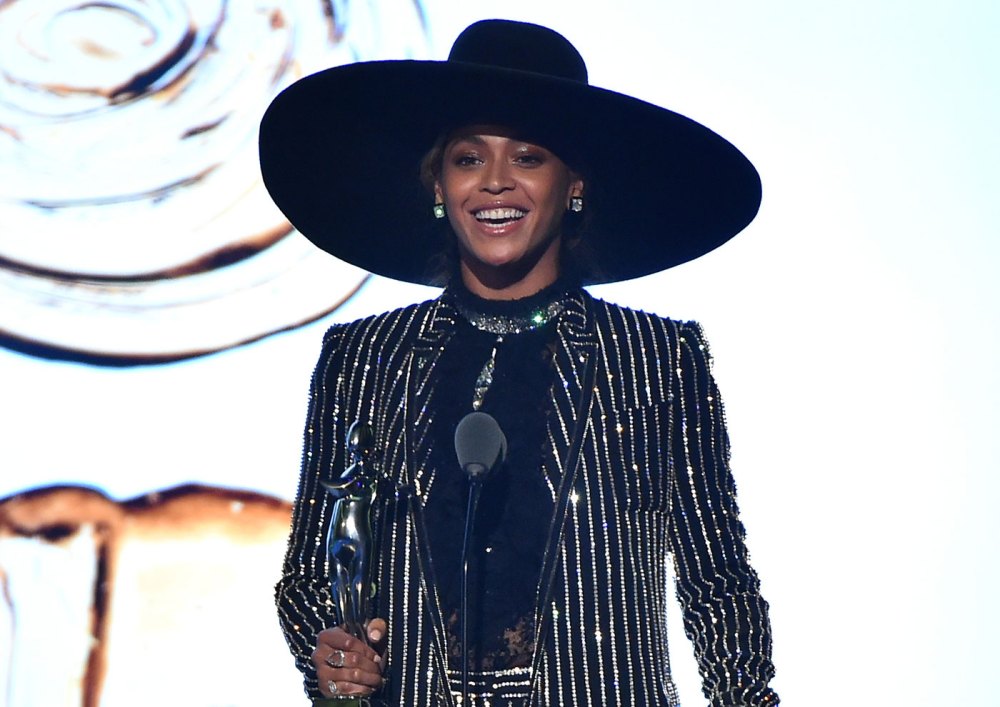 Beyonce celebrated her CFDA Fashion Award win in the same room as husband Jay Z and Rachel Roy!