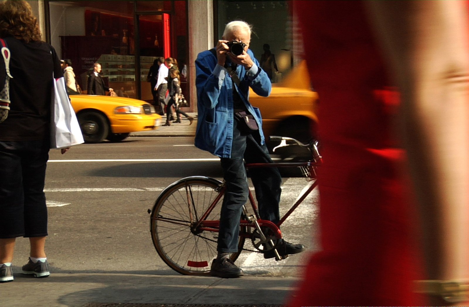 Bill Cunningham Dead: New York Times Fashion Photographer Was 87 | Us ...