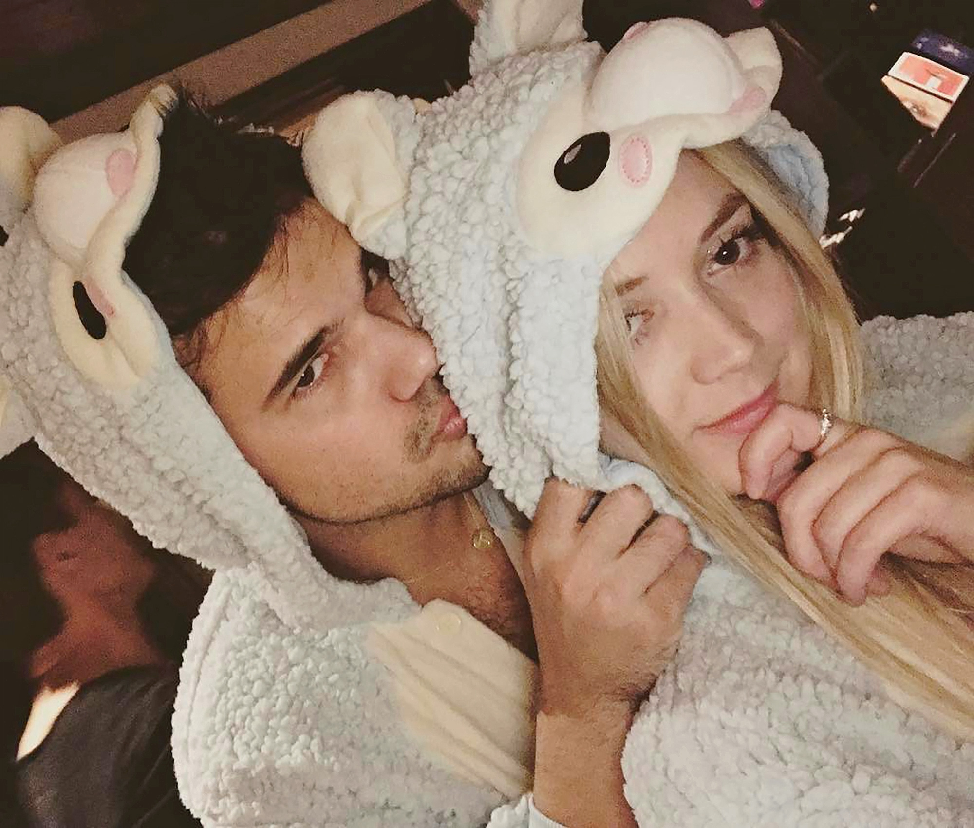 Billie Lourd and Taylor Lautner