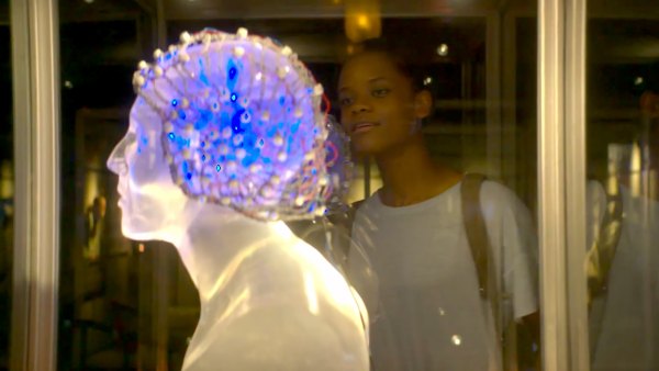 Black mirror 2410fbf2 a39f 471d 9734 17af161a6f31