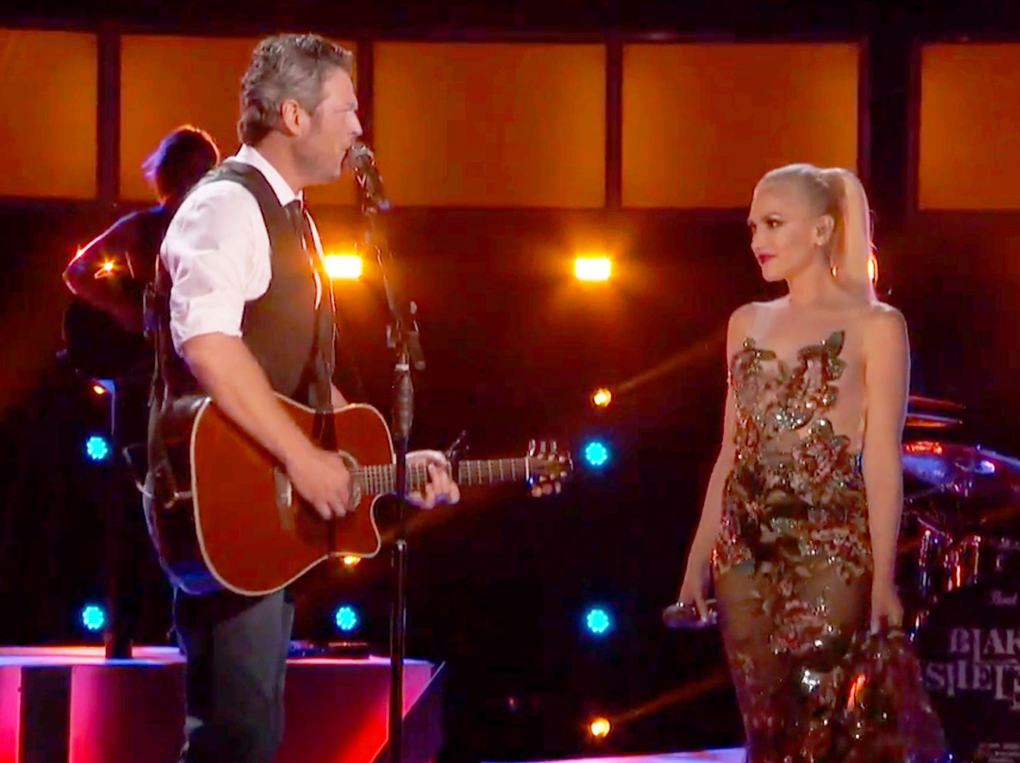 Blake Shelton and Gwen Stefani perform their duet on 'The Voice'