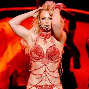 Britney spears zoom a5580ad9 2dbb 4fba a7a3 3813f50359e9