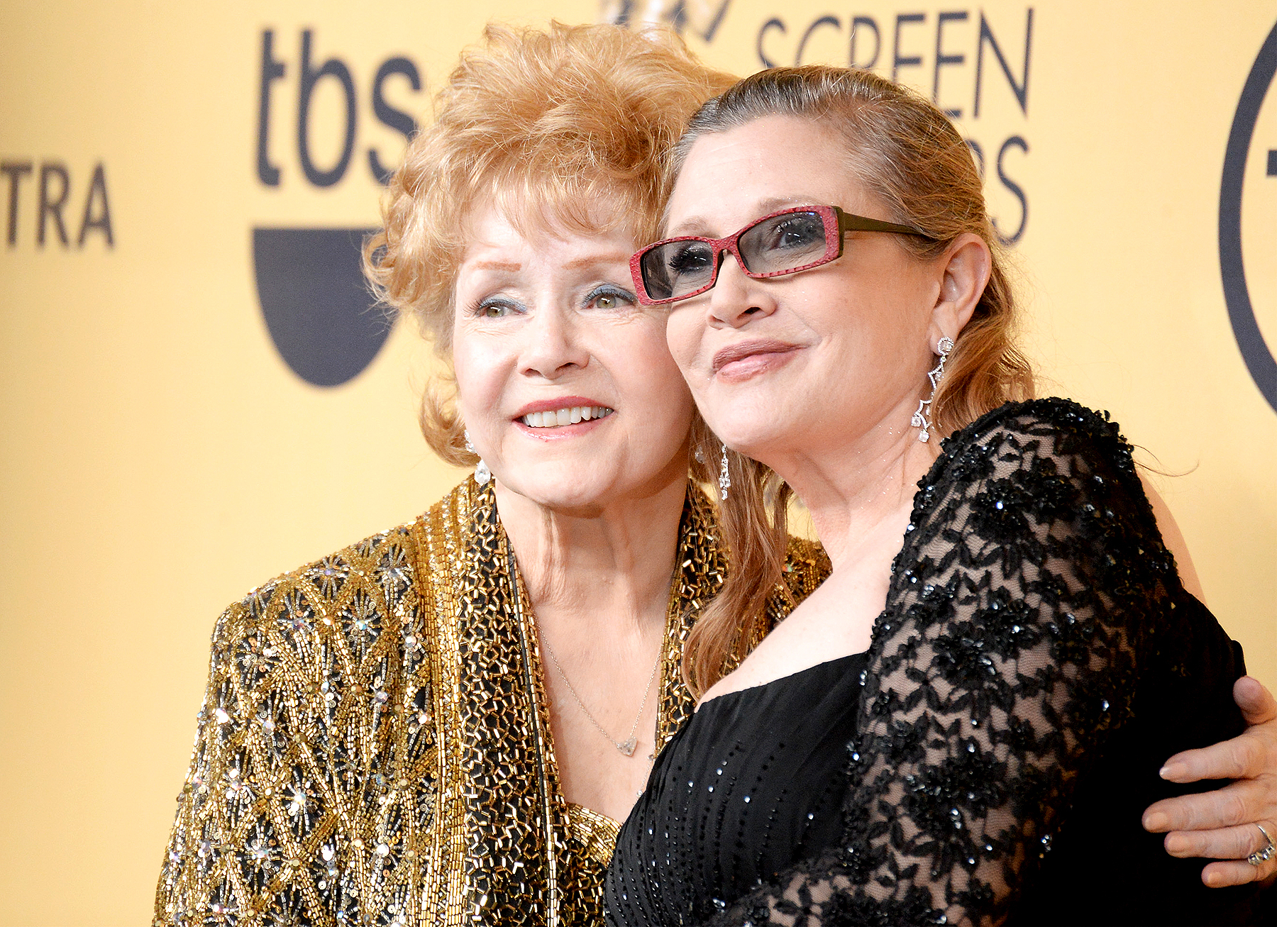 Carrie fisher debbie reynolds zoom 79fc15b7 0ce4 46af 99e4 818b58b99ab4