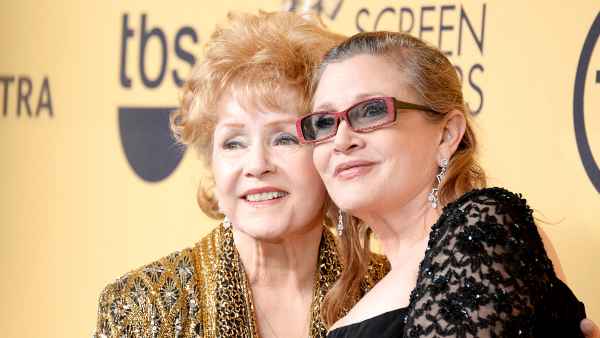Carrie fisher debbie reynolds zoom 79fc15b7 0ce4 46af 99e4 818b58b99ab4