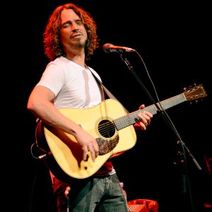 Chris cornell 2 zoom 56abf30d 5183 4ecf 86b9 e6e683562b78