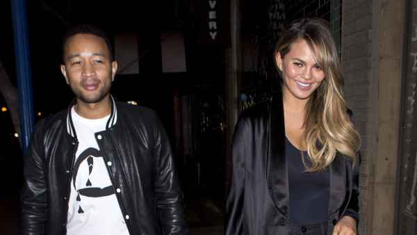 Chrissy teigen 12d7af17 f5db 4859 8219 8421e019500d