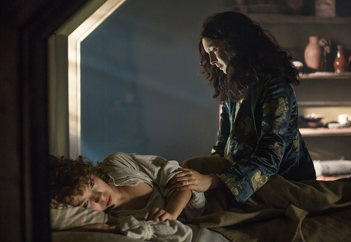 Outlander Recap Claire Has Miscarriage, Sex With King of France
