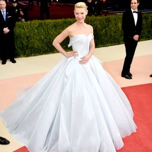 Claire full front zoom f03430a2 f573 4403 a7ed 94346a3185f6