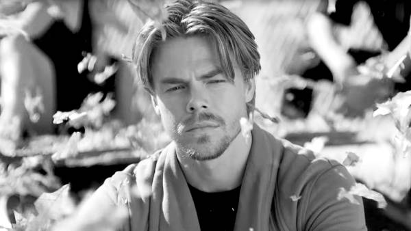 Derek hough 3 zoom bb5dc518 e122 4717 8f3c e206562a1c31