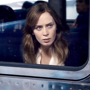 Emily blunt girl on the train zoom cc0fb7c9 9877 47b5 8378 e3252685b960