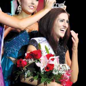 Erin oflaherty crowned zoom f395f8f0 2921 4336 8782 80e397492c1f