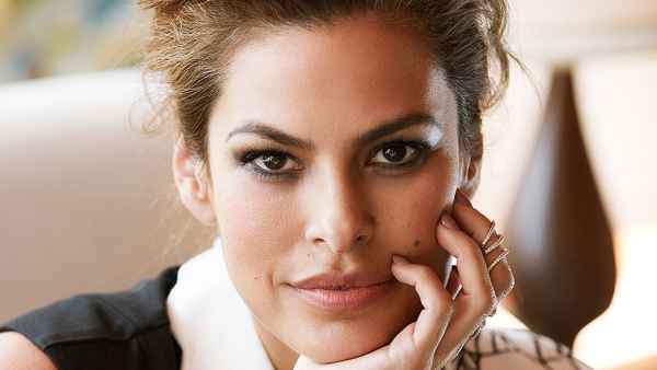 Eva Mendes Latina