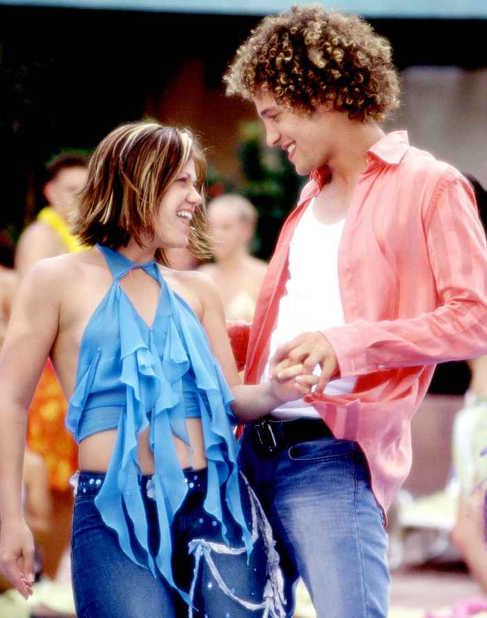 Kelly Clarkson and Justin Guarini in 2003's From Justin to Kelly.
