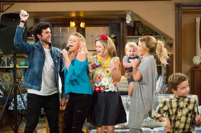 Fuller House Jodie Sweetin Andrea Barber Candace Cameron Bure