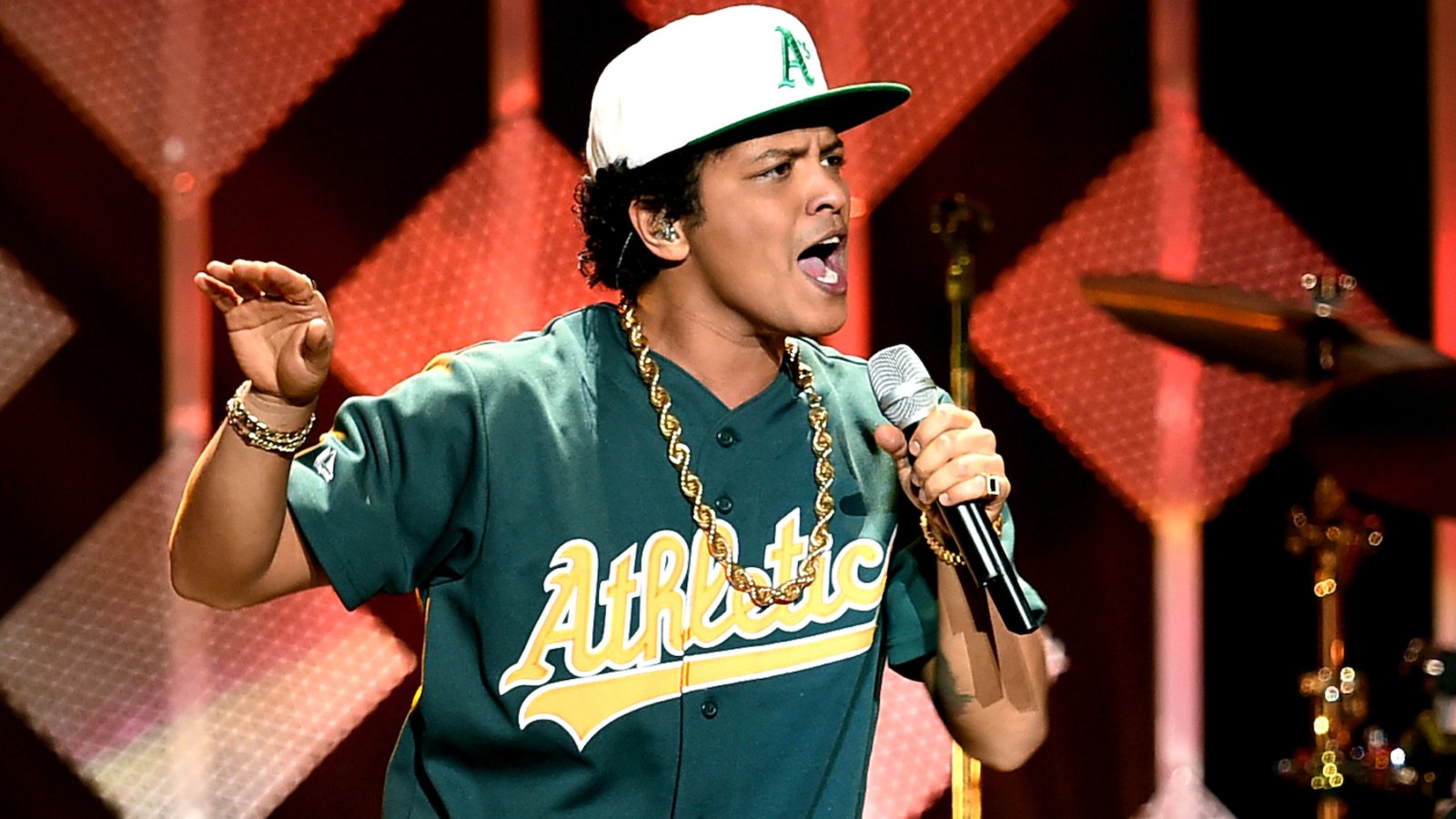 Bruno Mars to Film TV Special at Apollo Theater