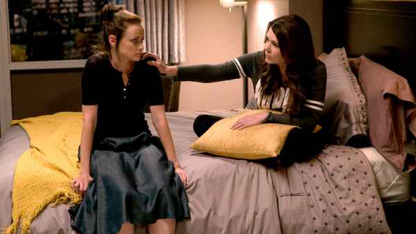 Gilmore girls zoom 4146d1ba 231e 4a1f bdc2 6d036ce964e8