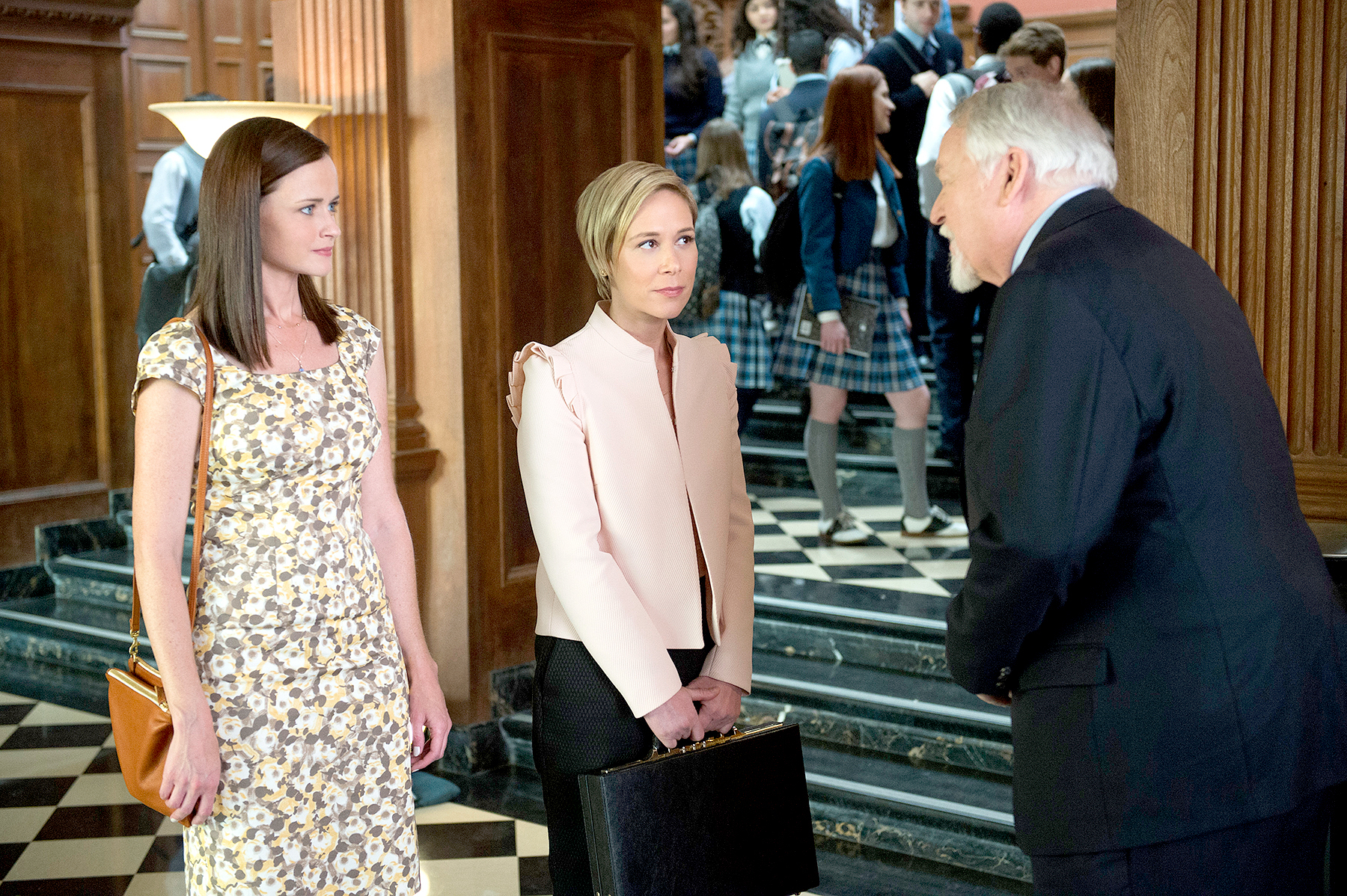 Gilmore girls zoom 98c77346 0b8a 49f6 b3cd 3fa5d50932e2