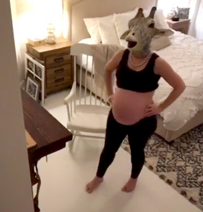 Giraffe woman zoom c545badc 756a 4ce3 b777 f5cdcdad7c7f