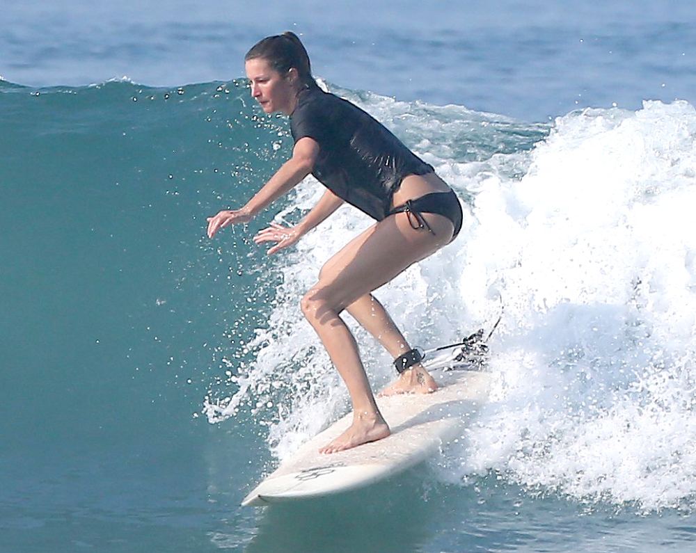 Gisele Bundchen and Tom Brady hit the beach in beautiful Costa Rica.
