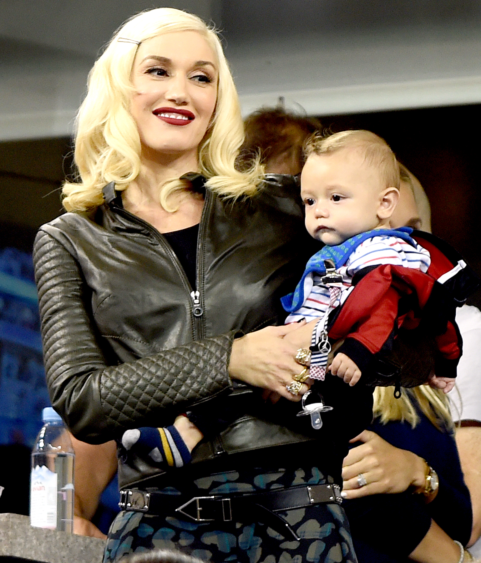 Gwen apollo zoom 9ad7b3e2 4c0c 4f2d b0ab 0dd91e41f760