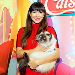 Hannah Simone