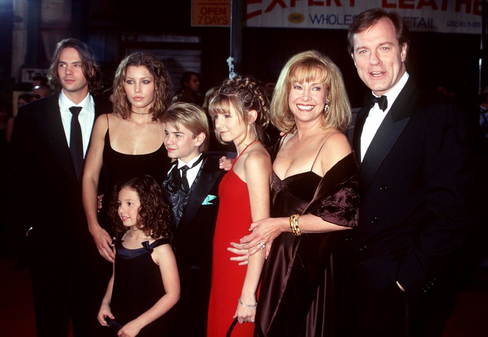 Beverly Mitchell Jessica Biel Barry Watson