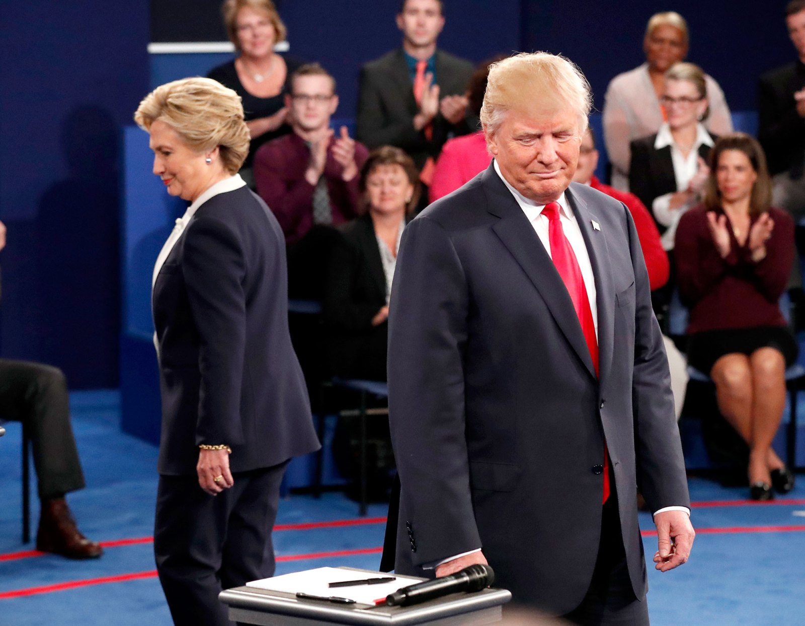 Donald Trump, Hillary Clinton Don’t Shake Hands at Second Presidential ...
