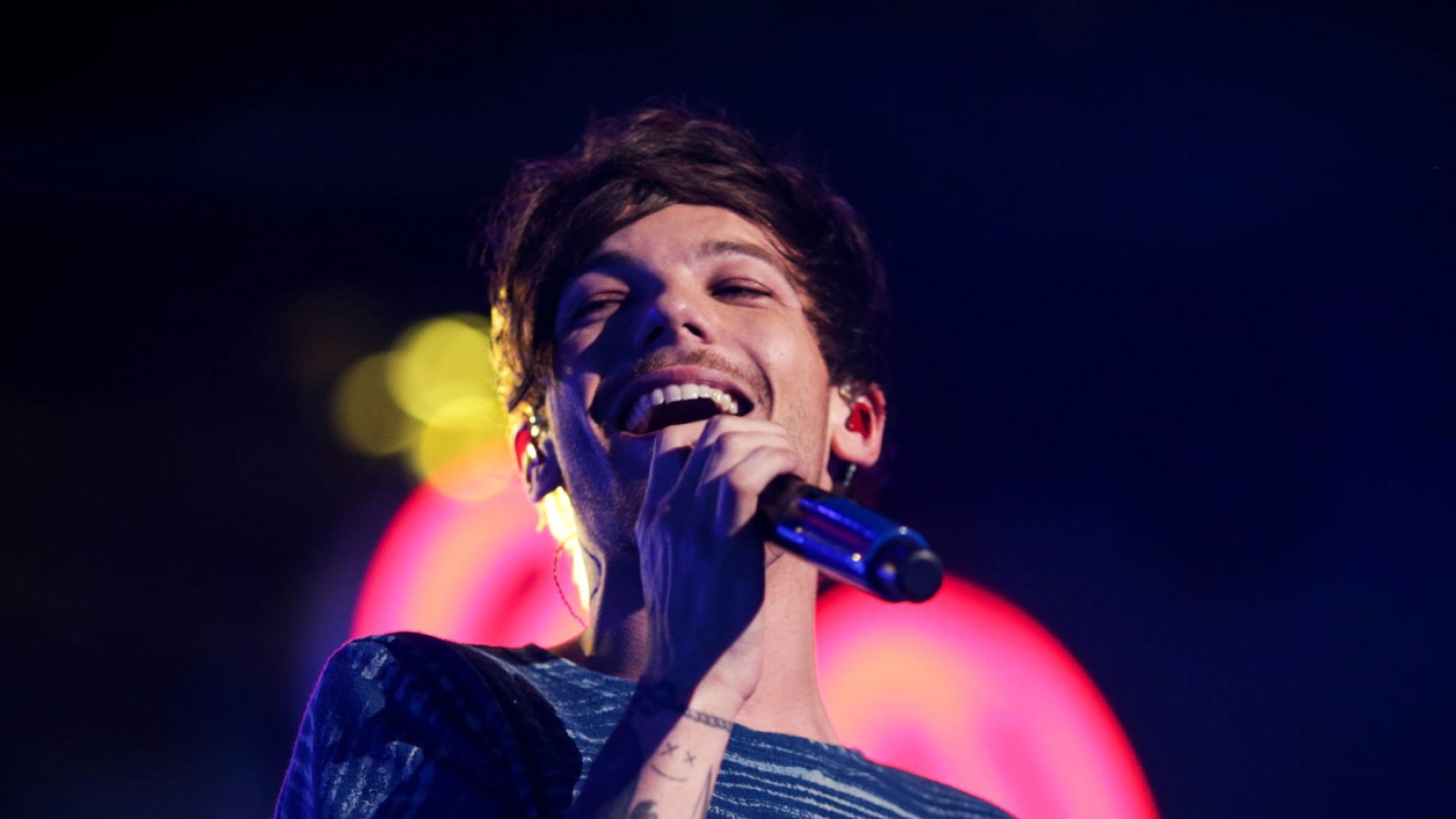 Louis Tomlinson performs onstage during 102.7 KIIS FM’s Jingle Ball 2015