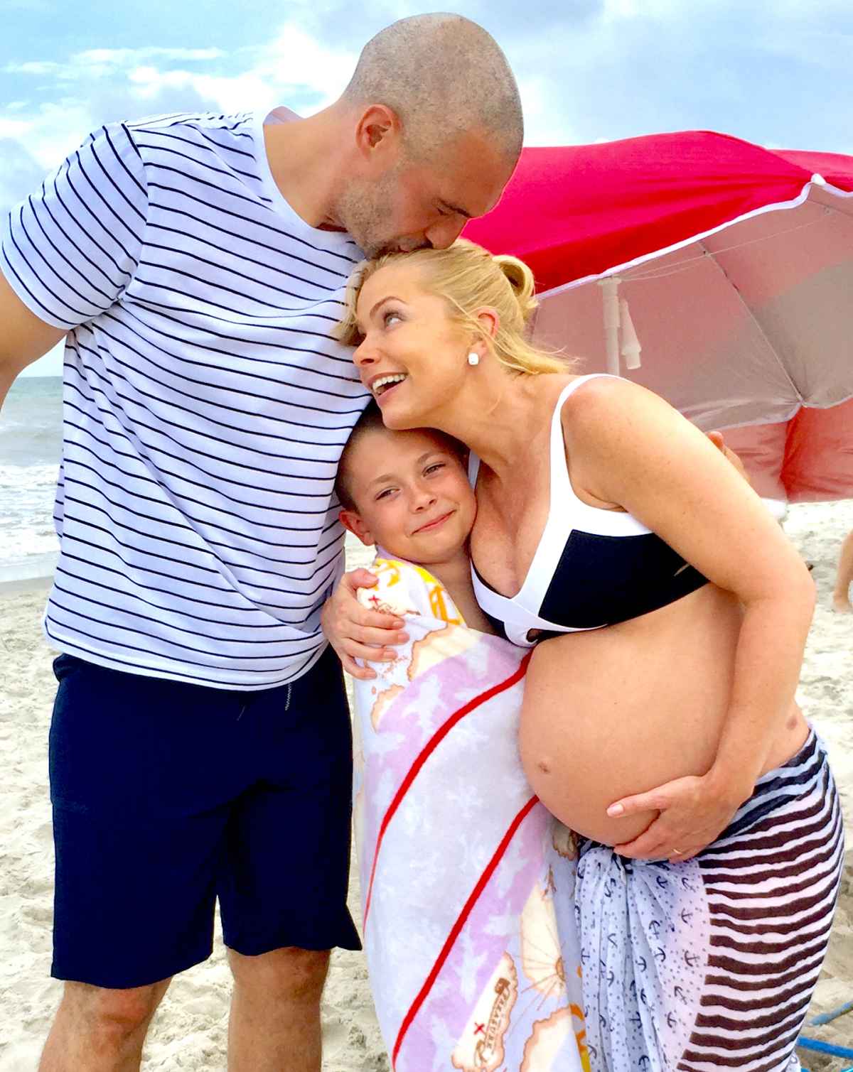 Jaime Pressly gives birth to twin boys