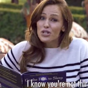 Jennifer Garner reads a very NSFW kids' bedtime story