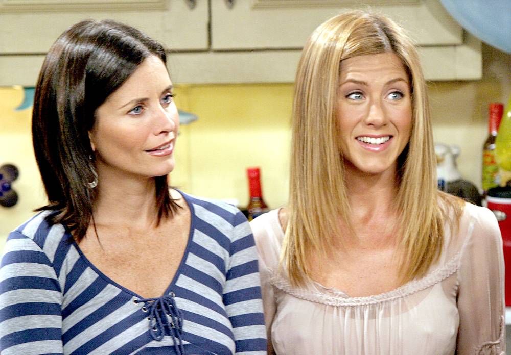 Courteney Cox and Jennifer Aniston on Friends.