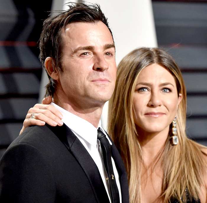 Justin Theroux and Jennifer Aniston attend the 2017 Vanity Fair Oscar Party hosted by Graydon Carter at Wallis Annenberg Center for the Performing Arts on February 26, 2017 in Beverly Hills, California.