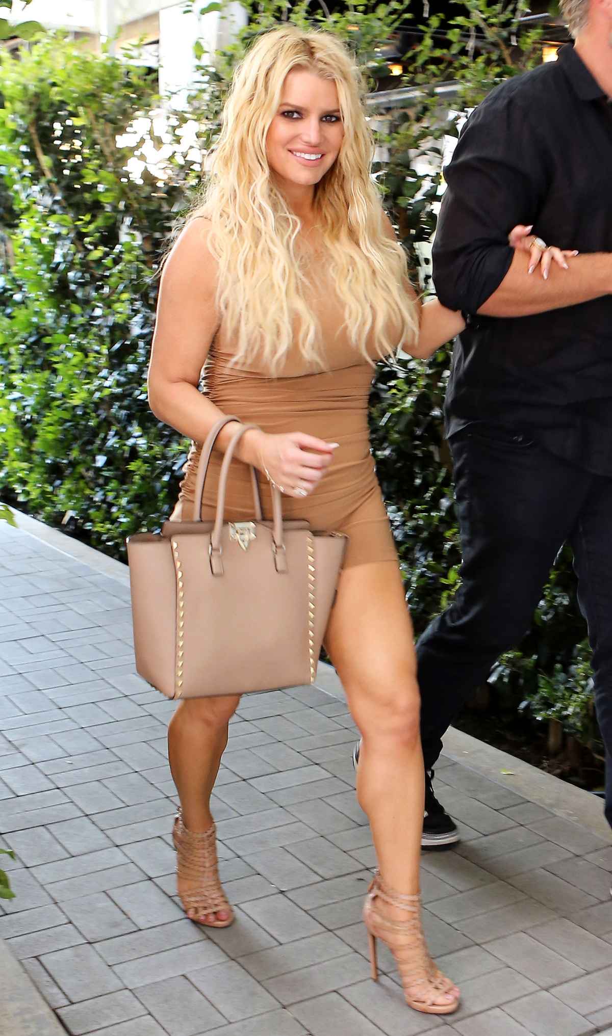 Jessica Simpson Wears Skintight Nude Dress on Date Night Photo Us Weekly
