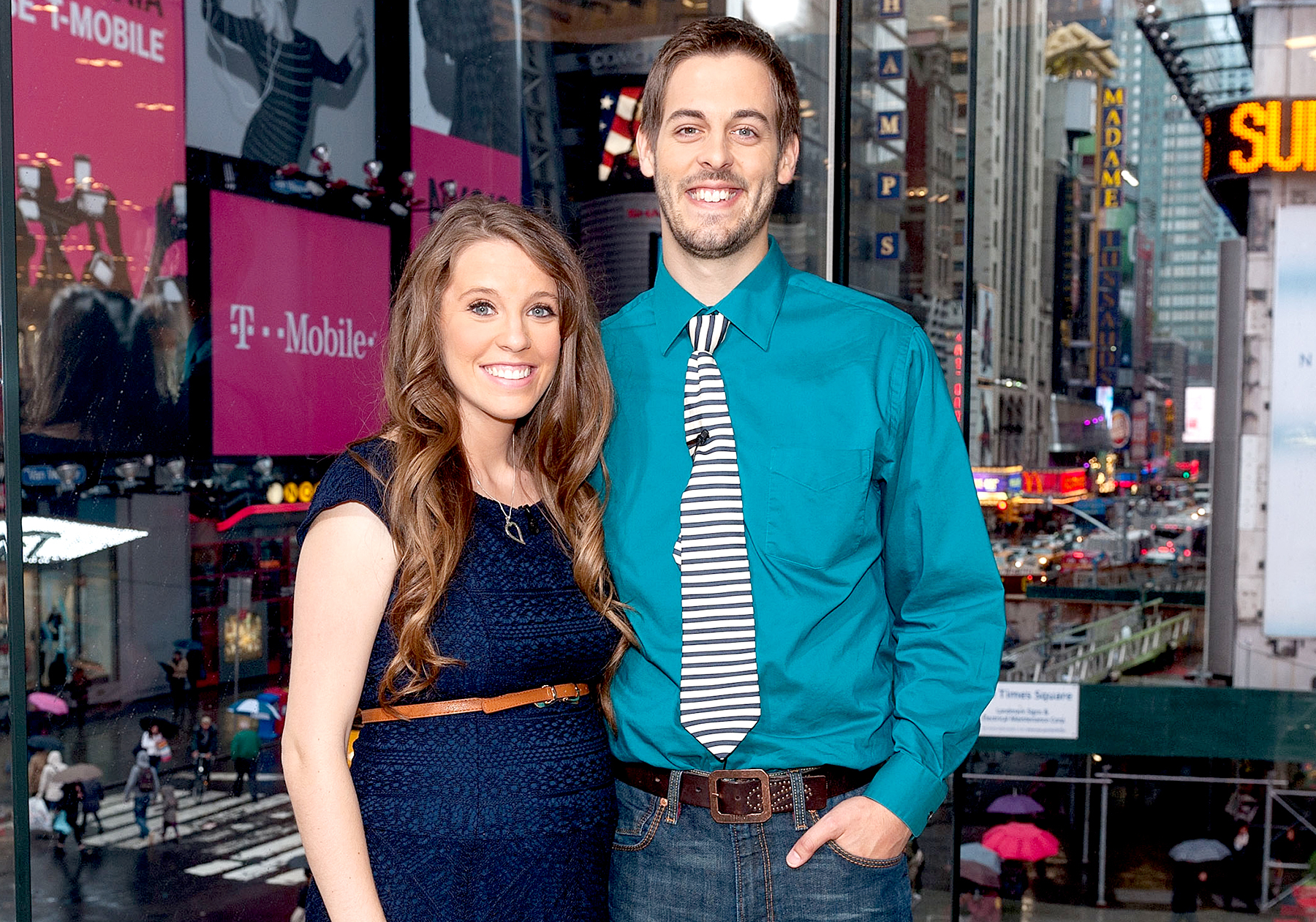 Jill Duggar Dillard and Derick Dillard visit "Extra" at their New York studios at H&M in Times Square on October 23, 2014 in New York City.
