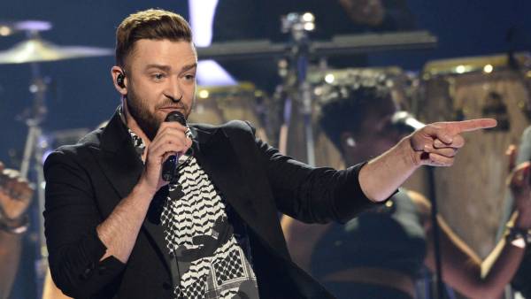 Justin Timberlake took a bashing on Twitter after trying to congratulate Jesse Williams.