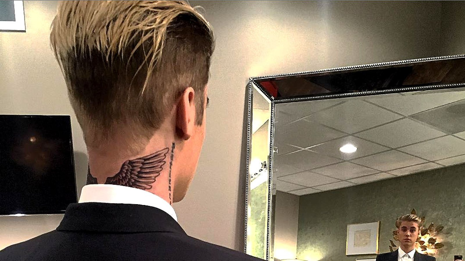 Justin Bieber Debuts Giant New Neck Tattoo With Wings: Pics!