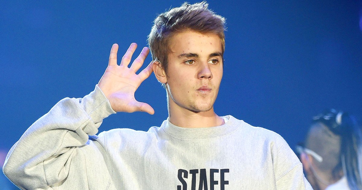 Justin Bieber Storms Off Stage During Concert Blames Screaming Fans