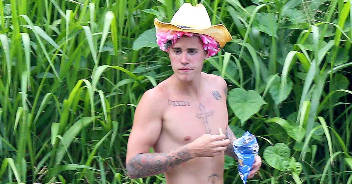 Justin Bieber Showed Off Shirtless Bod Before Naked Photos
