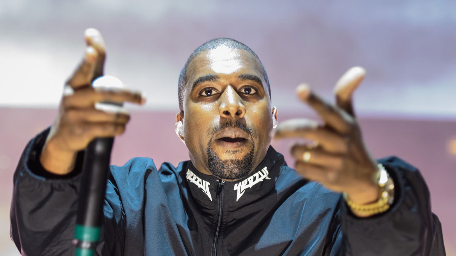 Kanye West nearly caused a riot in NYC when he tried to host a pop up show