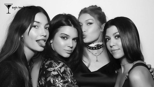 Kardashians zoom e69f4d4f b081 4c1c 8cda 36e82d44f7fe