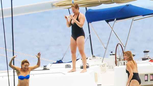 Kate Hudson, Amy Schumer and Goldie Hawn