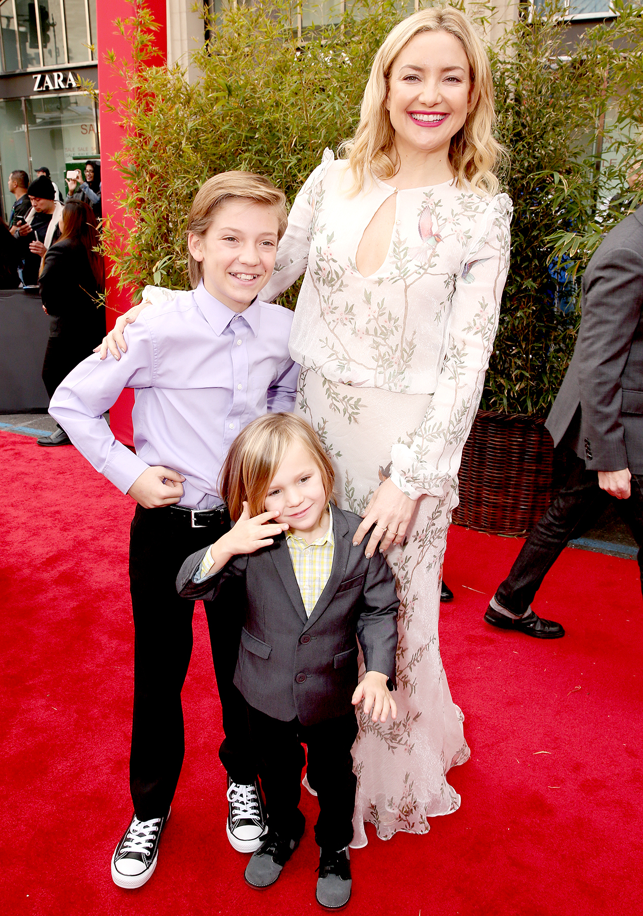 Kate Hudson with sons Ryder Robinson and Bingham Hawn Bellamy attend the premiere of DreamWorks Animation and Twentieth Century Fox's "Kung Fu Panda 3" at the TCL Chinese Theatre on January 16, 2016 in Hollywood, California.